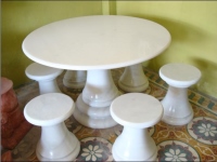 Bàn ghế đá