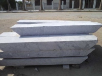 Đá bó gốc cây