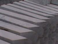 Đá bó gốc cây