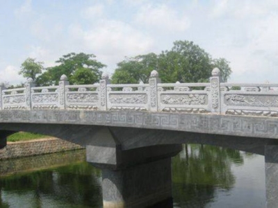 lan can bằng đá